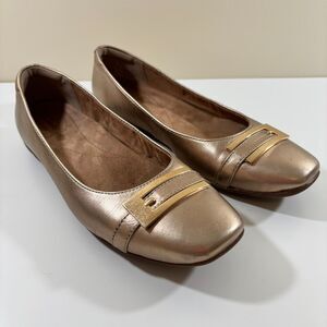Clarks Artisan Flats Women 8.5 Blanche West Gold Metallic Buckle Comfort Slip On